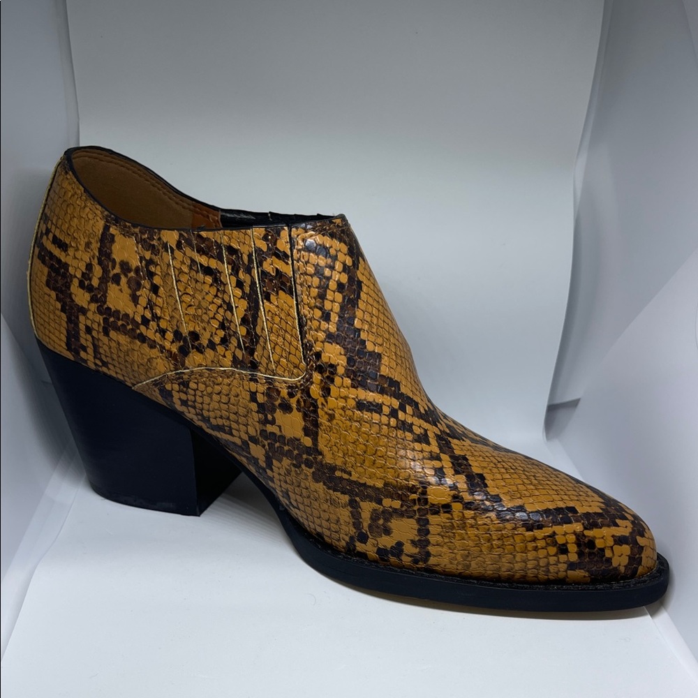 Coach Women’s Tan and Black w/Snakeskin Boots Size 7 C US 37.5 EUR - Picture 5 of 13